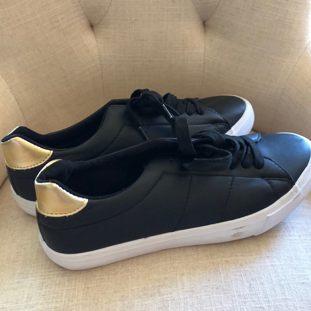 Skate shoes
